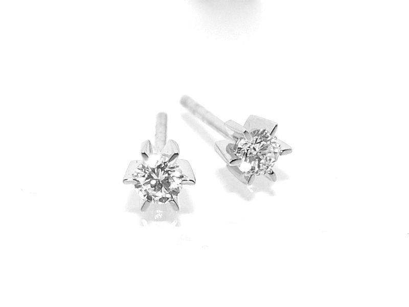 Spesialpris! Diamantøredobber 0.30 carat w.si