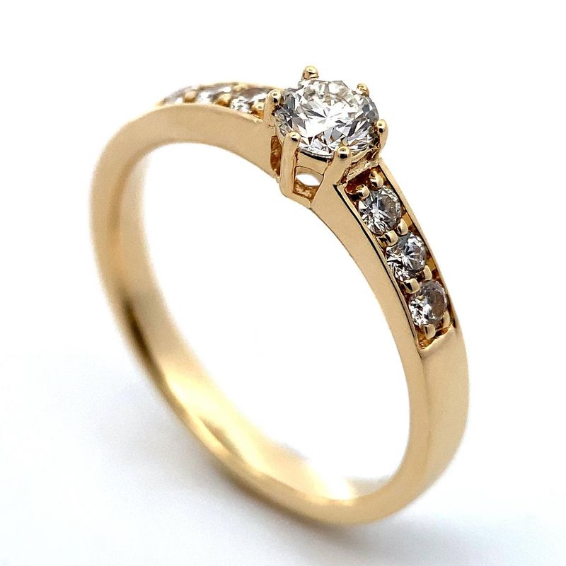 Gullring med diamanter 0.32 carat