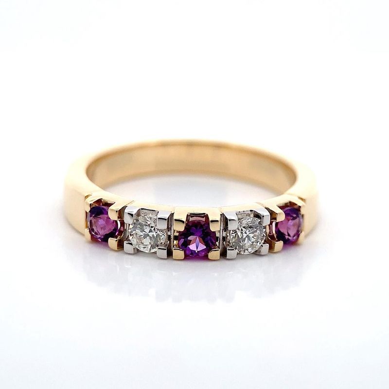 Diamantring med ametyster