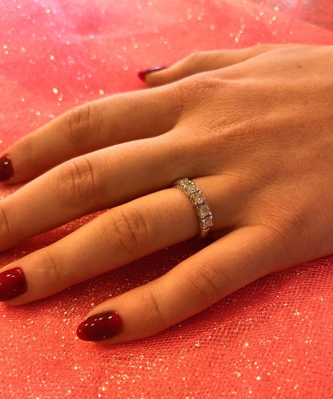Spesialpris! Alliansering 0.75 carat w.si diamanter